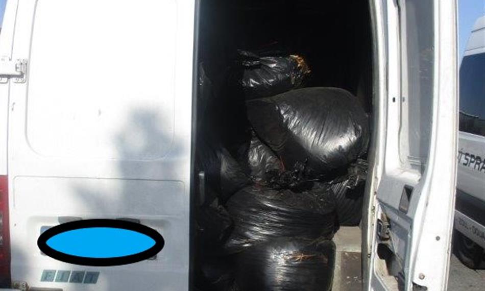 2019-7-31-1133tabák celníci Ostrava3.jpg